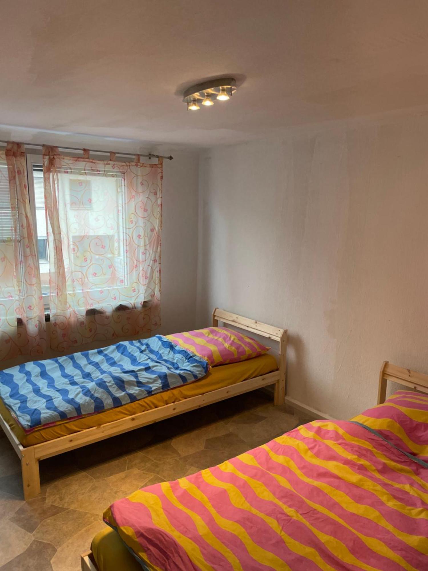 Haus Dambacher - Arbeiter-Monteurzimmer ニュルティンゲン エクステリア 写真